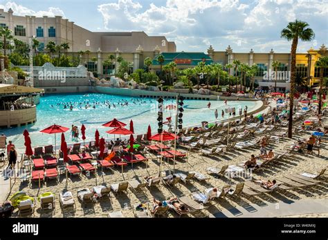 Mandalay Bay Resort Wave Pool Stock Photo - Alamy