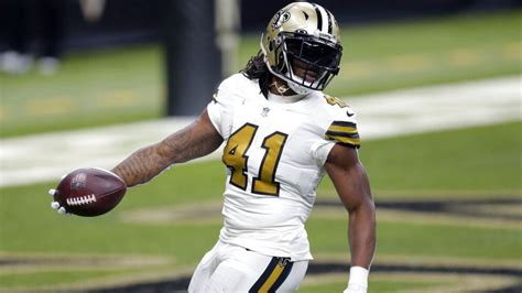 Saints RB Alvin Kamara ties NFL record with 6 rushing touchdowns