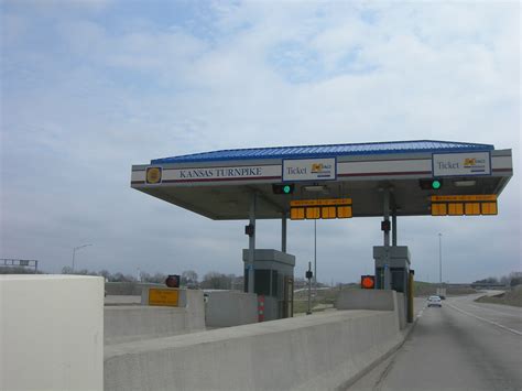 Kansas Turnpike Toll Booth | I 70 eastbound from Topeka. | Flickr