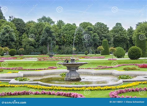 Fountain In Park Stock Image - Image: 26118851