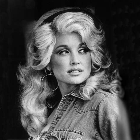 Dolly Parton Hosts Telethon for Smoky Mountains | HGTV's Decorating ...