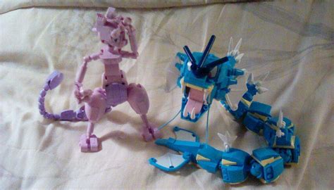 Pokémon Mega Construx Review: Mew VS Mewtwo Battle Set | Pokémon Amino