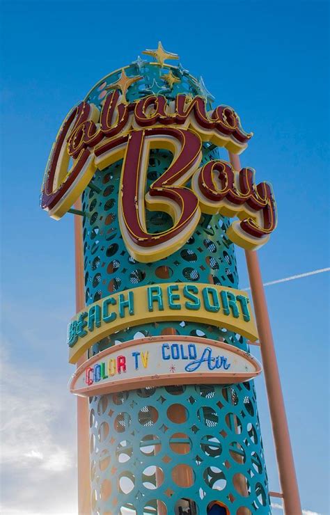 Cabana Bay Beach Resort now open - retro theme family vacation at Universal Orlando - Retro ...