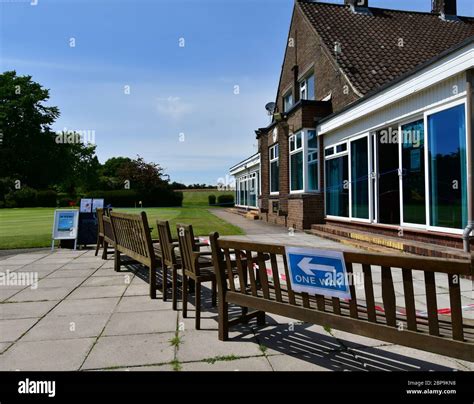 Bristol, UK. 18th May, 2020. UK Weather.Covid-19.On a warm afternoon at ...