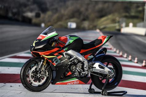 Aprilia Rsv4 Factory Racing