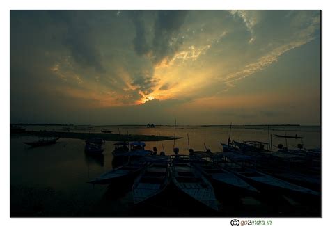 go2india.in : Sunset time at Satapada boat Jetty on Chilika Lake