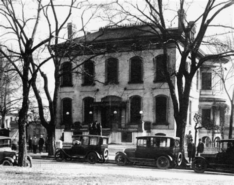 Lemp Mansion: Photos of This Haunted House in St. Louis, Missouri