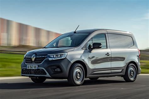 Renault Kangoo (2022) review – clever new small van driven | Parkers