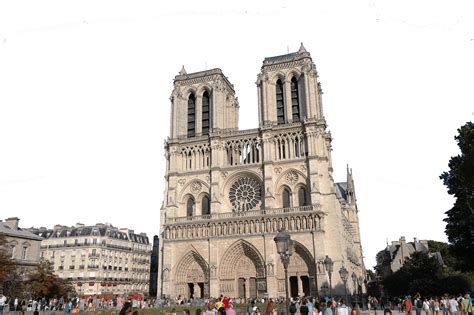 notre-dame-cathedral-exterior-min – Paroisse Saint-Michel