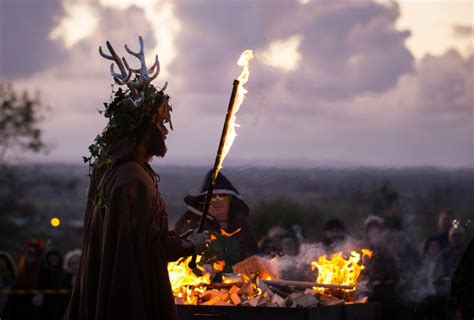 Colheita, frio, fogo e morte: as origens do Dia das Bruxas - UOL TAB