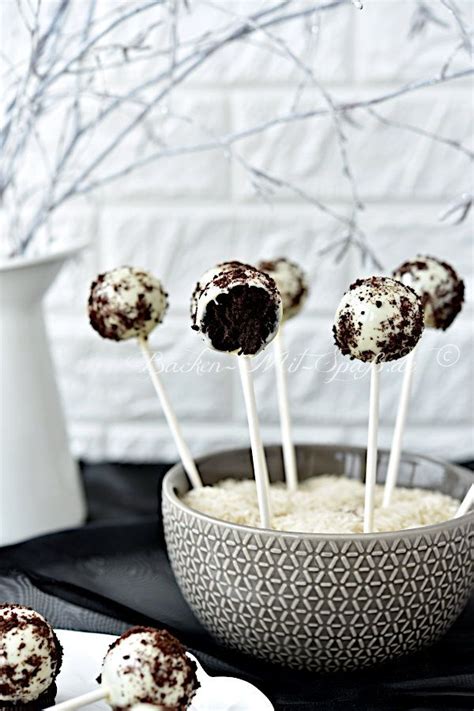 Oreo-Cake-Pops Oreo Cake Pops, Oreo Cake Balls, Oreo Truffles Recipe ...