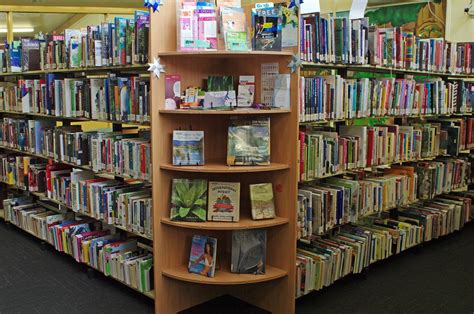 Blaxland Library Display | Notes: The new corner displays we… | Flickr