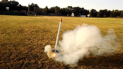 Homemade Rocket Launch Misfire - Aerotech E15-4W - YouTube