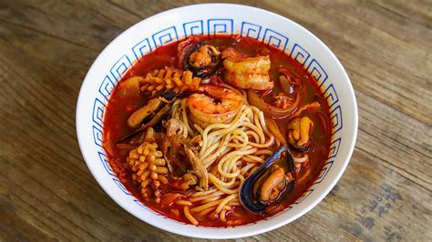 Jjamppong Korean Seafood Noodle Soup Recipe & Video - Seonkyoung Longest