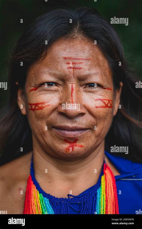 Ecuador people face paint hi-res stock photography and images - Alamy