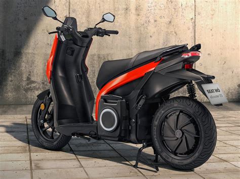 2021 Seat MÓ eScooter 125 First Look: Urban Mobility