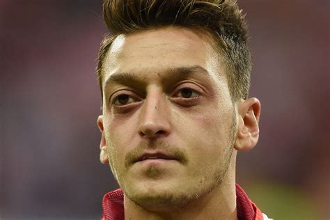 Tactical Analysis: The transcendent vision of Mesut Özil - The Short Fuse