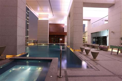 voco Bonnington Dubai Pool: Pictures & Reviews - Tripadvisor