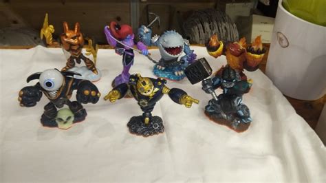 Lot of 23 Skylanders Giants figurines, some rare - Catawiki