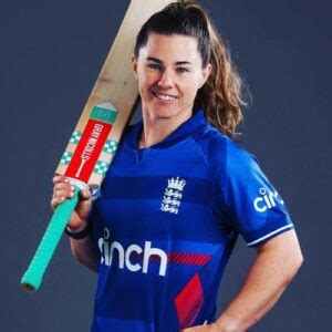 Tammy Beaumont Husband Name, Parents, Net Worth, Height & Age