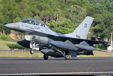 Lockheed F-16B Fighting Falcon - Pakistan - Air Force | Aviation Photo #1542687 | Airliners.net