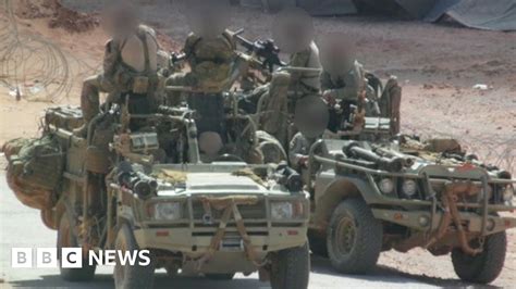 UK special forces pictured on the ground in Syria - BBC News