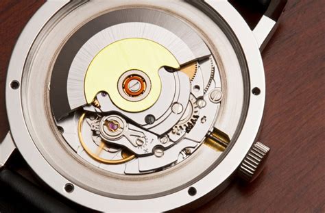 Analog vs. Automatic vs. Quartz: Choosing the Right Movement