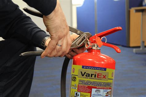 Fire extinguishers refilling: Discover When, Why, and How to Do It