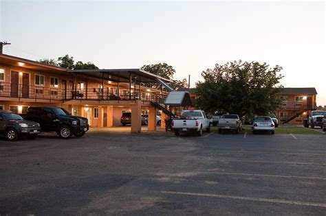 BOSTONIAN INN - Prices & Motel Reviews (New Boston, TX)