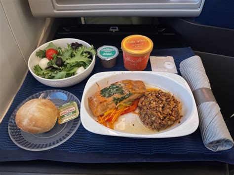 What Kind Of Food Does United Airlines Serve In Polaris Business Class? - Live and Let's Fly