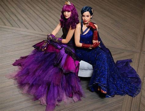 Descendants 2 Behind The Scenes. #Descendants2 | Dove Cameron | Pinterest | Scene, Disney ...