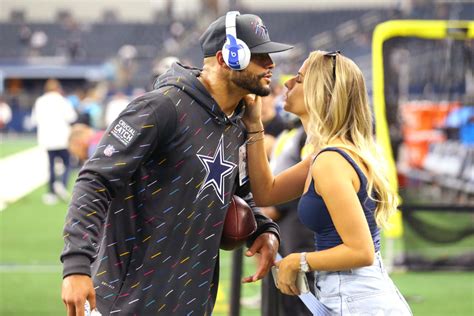 Look: NFL World Reacts To Dak Prescott Girlfriend Vacation Photos - The ...