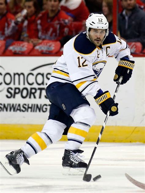 Ex-Sabres captain Brian Gionta retires after 16 NHL seasons