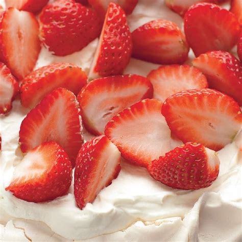 Mary Berry's Strawberry Pavlova Recipe - Summer Dessert Recipes!