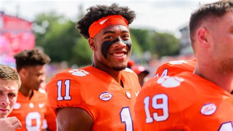 Isaiah Simmons announces he'll return to Clemson for redshirt junior ...