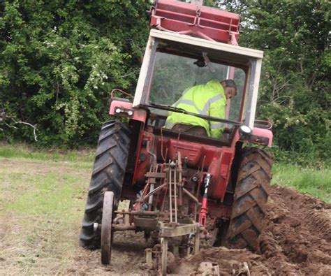 How to Plough or Plow a Field - Basic Instructions : 8 Steps (with Pictures) - Instructables