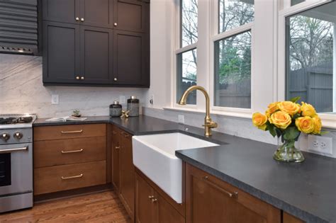 Kitchen Cabinet Hardware Finishes That Remodelers Love Right Now