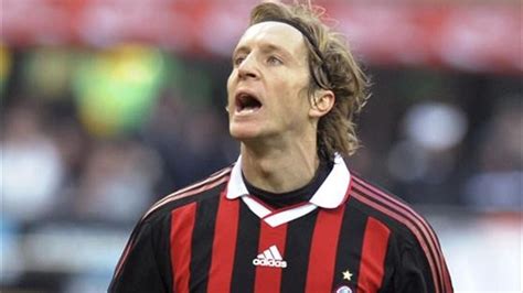 Ambrosini leaving AC Milan after 18 seasons - Eurosport