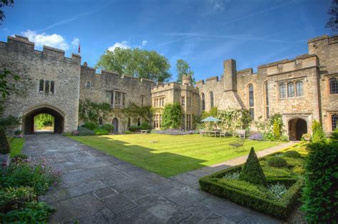 The courtyard at Allington Castle – Allington Castle