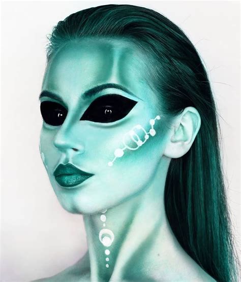 We are going full alien 👽!! Make up by @marinafesss! 🔽🔽🔽 DM and Tag @makeupartistscollective for ...