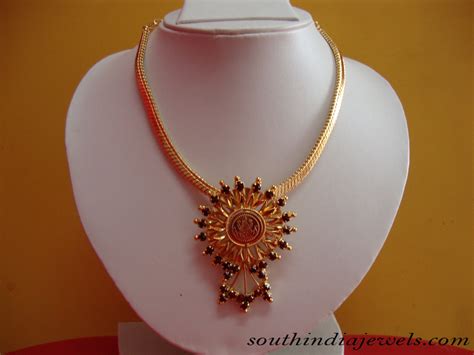 Traditional gold jewelry necklace ~ South India Jewels