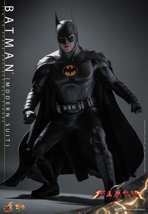 Hot Toys to release insanely detailed Michael Keaton Batman figure - The Flash - Gamereactor