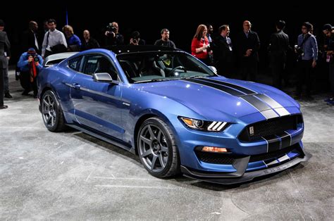 Ford to Auction Off First Mustang Shelby GT350R for Charity