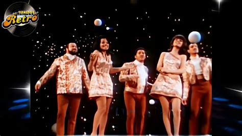 THE 5th DIMENSION - AQUARIUS LET THE SUNSHINE IN - Lyrics - HD HQ - YouTube