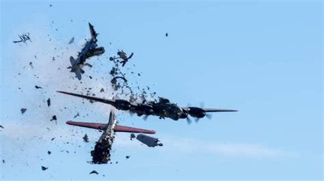 Boeing B-17 Flying Fortress and a Bell P-63 Kingcobra collide : r ...