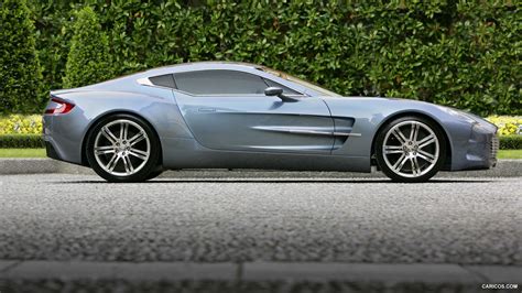 Aston Martin One-77 - Side View | Caricos