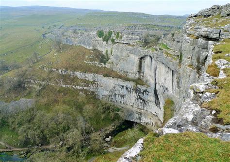 Al's Outdoor World: A Short Stroll to Malham Cove