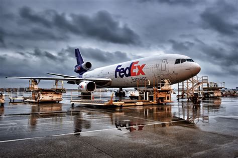 FedEx MD-10 by Bryon Wiley / 500px | Civil aviation, Aircraft mechanics ...