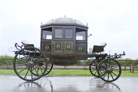 Nearly 200-year old Indian royal carriage to be auctioned | Horse ...