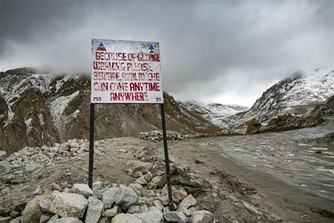 Global warming is bringing more avalanches to the Himalayas - Vox